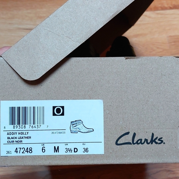 Clarks Addiy HOLLY - Black Leather Bootie- Size 6 - Picture 9 of 10